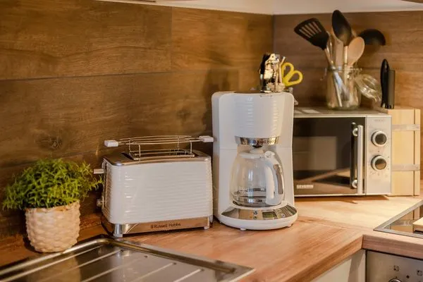 Küche / Küchenzeile  Ferienwohnung Mittschiffs mit Sauna, Whirpool & Garten - nur 500 Meter zum Meer