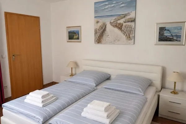 Schlafzimmer Ferienpark Freesenbruch Wohnung 2.3 - Waldesruh