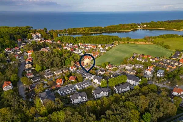 Vogelperspektive  Ferienhaus Ostseeparadies mit 2 Bädern und Terrasse - der Strand ist nur 800 Meter entfernt