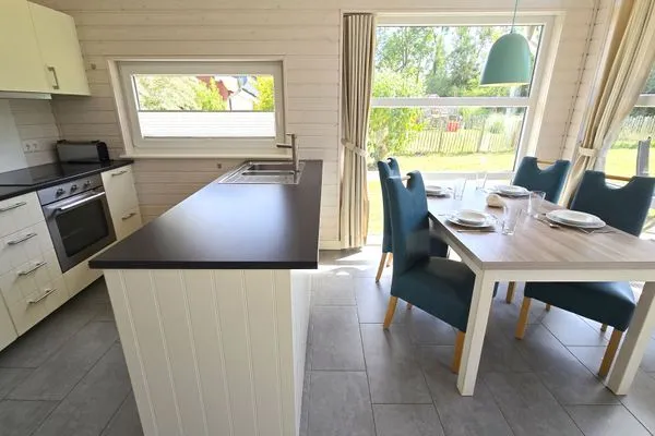 Küche / Küchenzeile  Ferienhaus "Kiek Ut" im Ferienpark Holm an der Ostsee