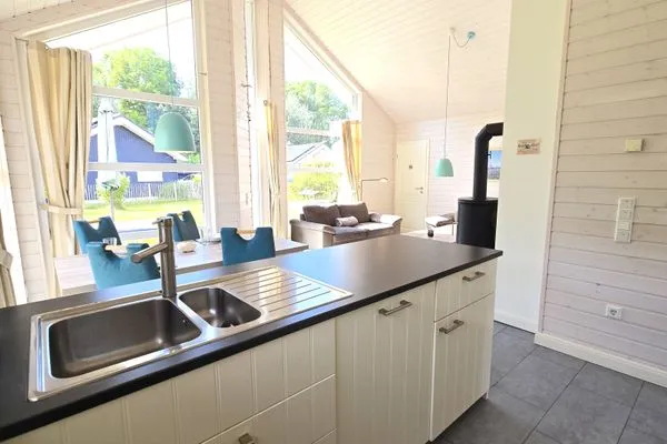 Küche / Küchenzeile  Ferienhaus "Kiek Ut" im Ferienpark Holm an der Ostsee