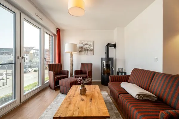 Ferienwohnung Müritzquartier No.13 Hafenresidenz Waren (Müritz) - Wohnzimmer mit Hafenblick  Müritzquartier No.13