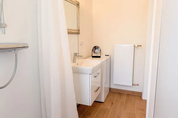 Badezimmer  Ferienwohnung LOTTTALEBEN 1