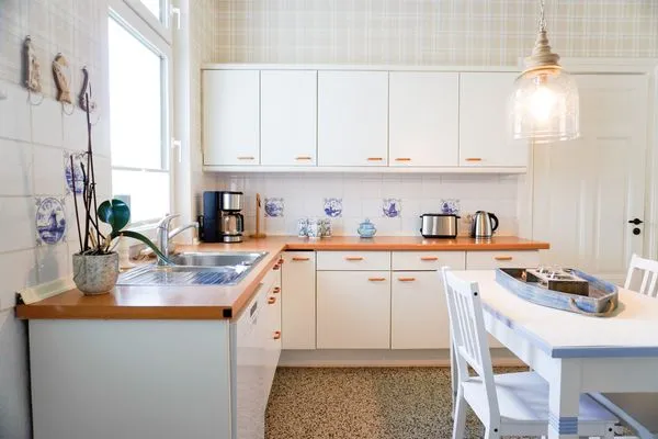 Küche / Küchenzeile  Ferienwohnung LOTTTALEBEN 1