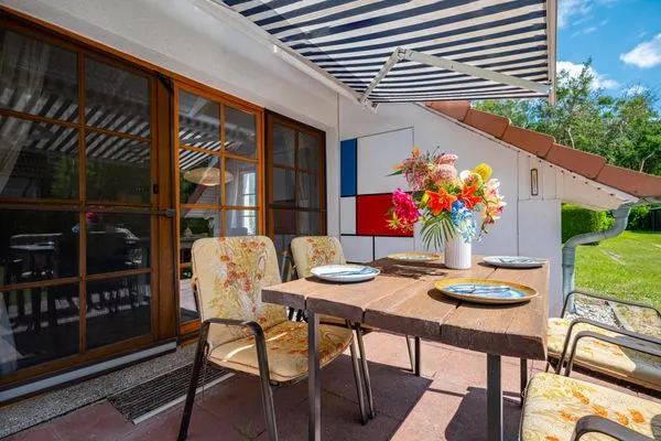 Große Terrasse Ferienpark Freesenbruch Reihenhaus 6 - Delfin
