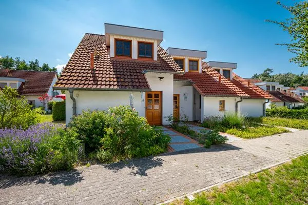 Hausansicht Ferienpark Freesenbruch Reihenhaus 6 - Delfin