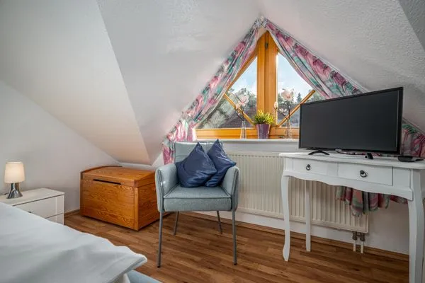 Schlafzimmer mit Doppelbett Ferienpark Freesenbruch Reihenhaus 5b - Seehund