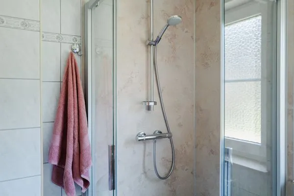Bad mit Dusche und WC im EG Am Deich Am Deich Haus 26