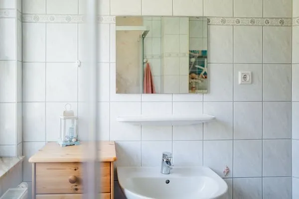 Bad mit Dusche und WC im EG Am Deich Am Deich Haus 26
