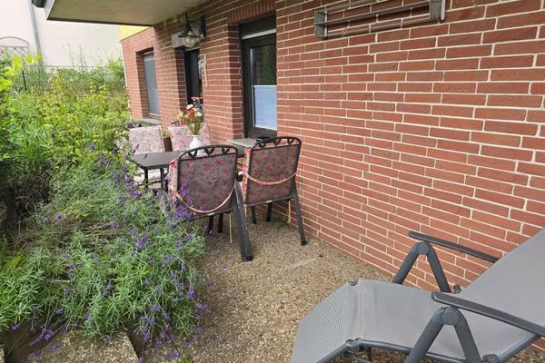 Terrasse  FeWo Ostseeglück im Jasmund-Paradies mit Terrasse und haustierfreundlich