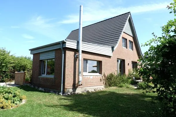 Hausansicht Westseite Ferienhaus Friedrich 15  Ferienhaus Friedrich 15