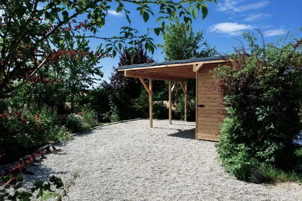 Carport mit Schuppen für Fahrräder (inkl. Lademöglichkeit)  Ferienhaus Friedrich 15