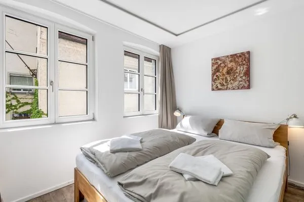 Multi-Fewo-Haus Zitronengässle 1 Ferienwohnung Metta Lindau Insel - Schlafzimmer - Doppelbett