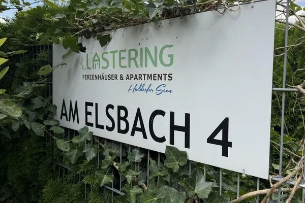 Fassade / Eingang  Elsbach 4a - Lastering Ferienhäuser & Apartments