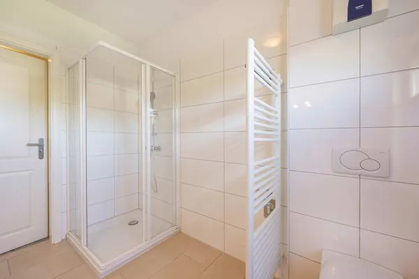 Badezimmer  Ferienwohnung Kanten nur 500 Meter bis zum Strand mit Sonnenterrasse