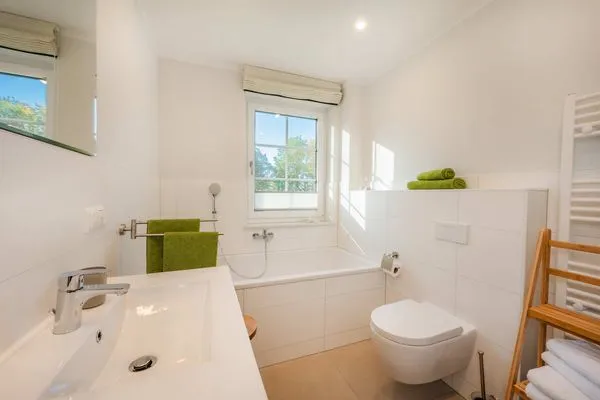 Badezimmer  Ferienhaus Haff-Liebe mit Sauna, Kamin und Sonnenterrasse