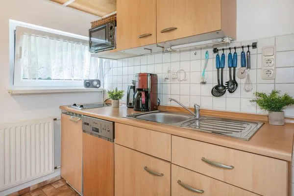 Küche / Küchenzeile  Ferienwohnung Kristin mit Garten und Terrasse