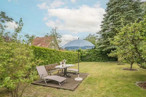 Garten  Ferienwohnung Kristin mit Garten und Terrasse