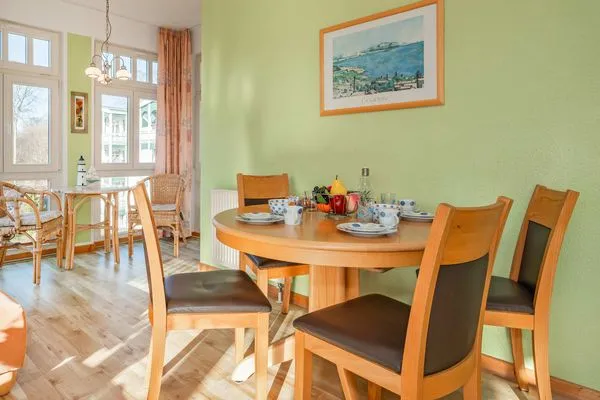 Wohnzimmer  Ferienwohnung Koralle nur 500 m zum Strand mit Balkon