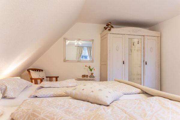  Ferienhaus Mühlenblick 37 Carolinensiel - Schlafzimmer