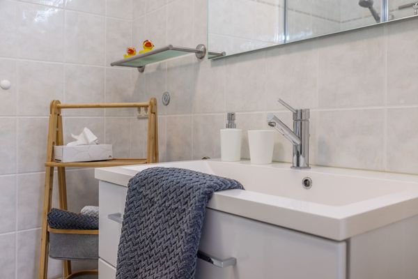  Ferienwohnung Gartenland C1 Carolinensiel - Badezimmer