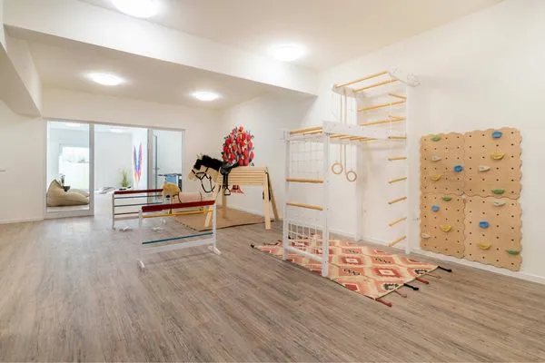 Spielanlage  Ferienwohnung Klippenblick mit Sauna, Kinderspielbereich und Fitnessraum