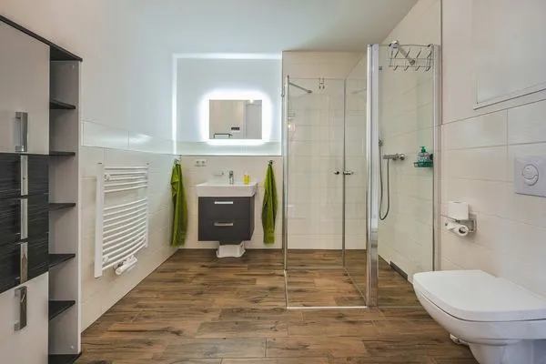 Badezimmer  Ferienwohnung Meerzeit mit Sauna, Balkon und Wellnessbereich