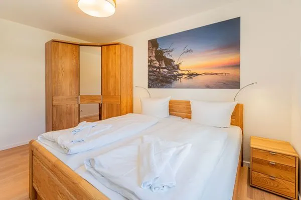 Bett  NEU FeWo Kreidewald