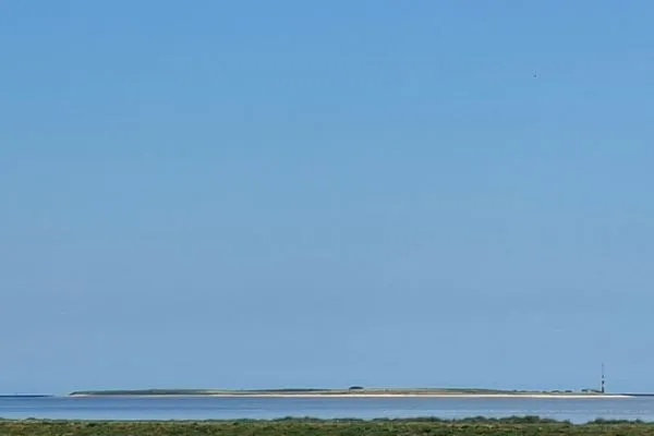 Blick von der Loggia auf das Wattenmeer und das Minsener Oog!  Inselblick (E014)