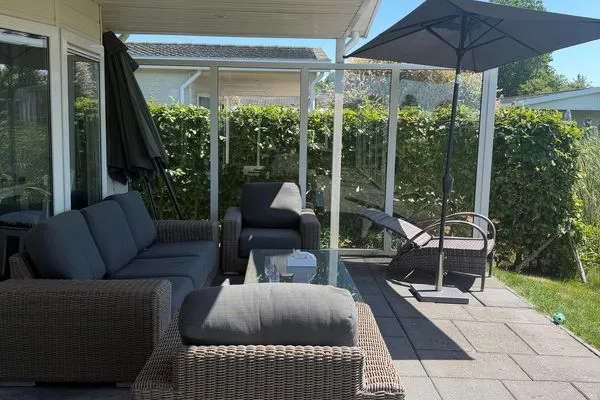  EuroParcs Schoneveld / Breskens Chalet Maritim mit Zaun Haus Nr. J267