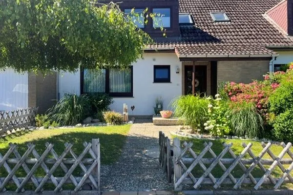 Fassade / Eingang  (MEI71) Ferienwohnung "Strandlust"