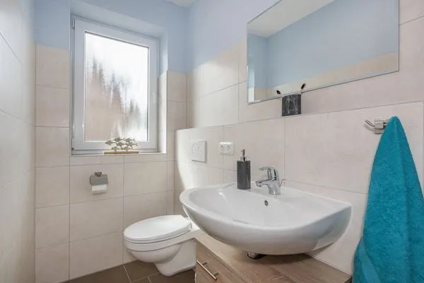 Badezimmer  Ferienwohnung Stranddüne nur 800 m zum Strand mit Terrasse