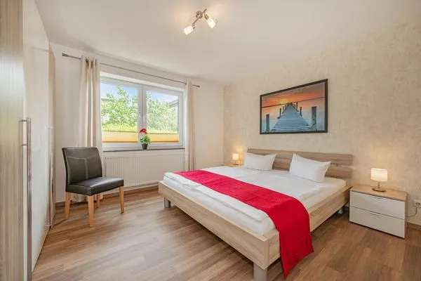 Schlafzimmer  Ferienwohnung Stranddüne nur 800 m zum Strand mit Terrasse