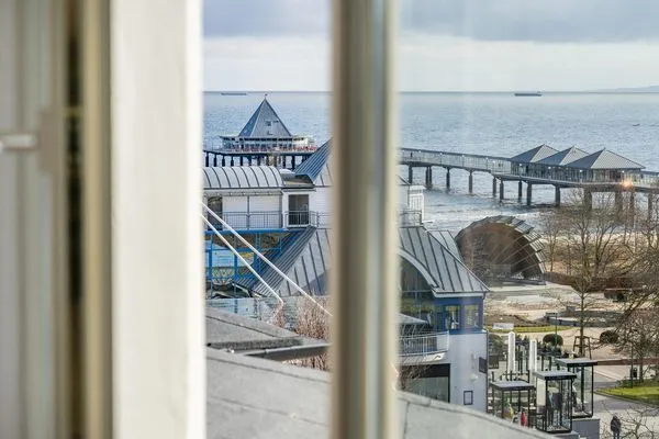 Blick auf Sehenswürdigkeit  Ferienwohnung Seeschloss auf 2 Etagen mit Meerblick