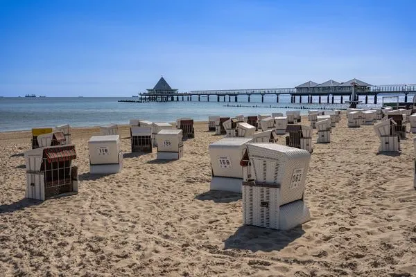 Strand  Ferienwohnung Seeschloss auf 2 Etagen mit Meerblick