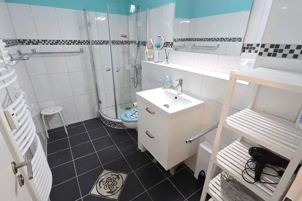 Badezimmer  Ferienwohnung "Lieblingsplatz" in Kalifornien an der Ostsee