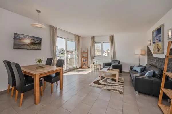 Hauptansicht Villa Petra App. Ahlbeck mit Balkon, Kamin und Seeblick