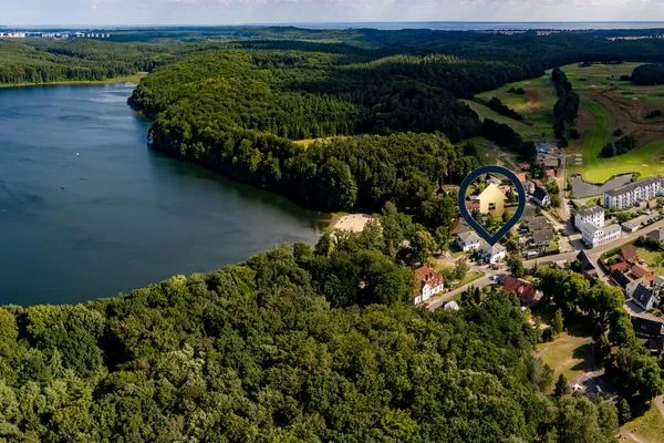 Vogelperspektive Villa Petra App. Ahlbeck mit Balkon, Kamin und Seeblick