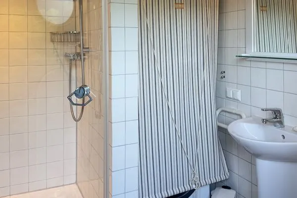 Gäste-WC  Friesenhaus Waastwinji