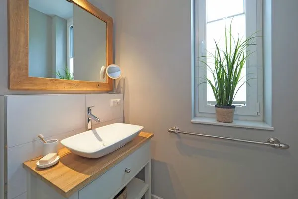 Badezimmer  Störtebekers Reethus mit Sauna, Kamin und Terrasse