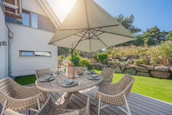 Terrasse  Störtebekers Reethus mit Sauna, Kamin und Terrasse