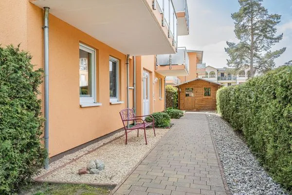 Fassade / Eingang  Ferienwohnung Sonnenblick mit Balkon und nur 800 m zum Strand