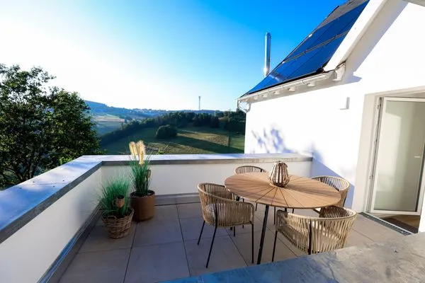 Terrasse mit gemütlichem Sitzbereich  Finkenblick