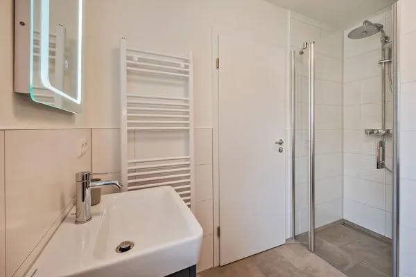 Badezimmer  Ferienhaus Seeadler mit Kamin, Sauna und Terrasse