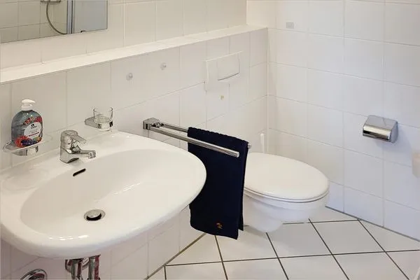 Badezimmer  Ferienwohnung Meeresruh nur 150 m zum Strand mit Balkon