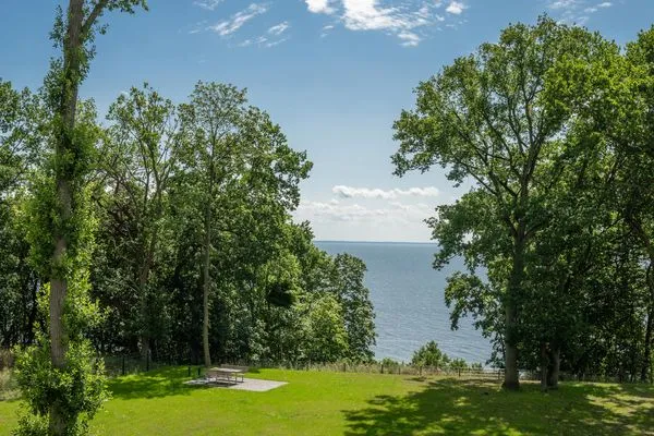 Landschaft  Ferienwohnung Haff & Herz mit Balkon, Freizeit- und Kinderspielbereich