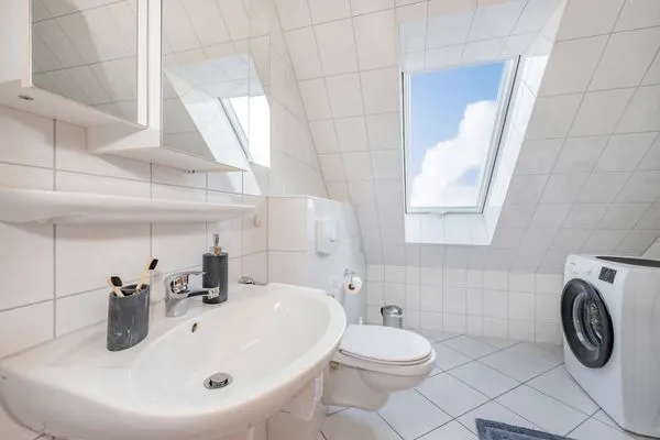 Badezimmer  Ferienwohnung Thusnelda mit Balkon und nur 500 m zum Strand