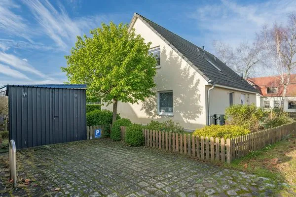 Fassade / Eingang  Ferienwohnung Thusnelda mit Balkon und nur 500 m zum Strand