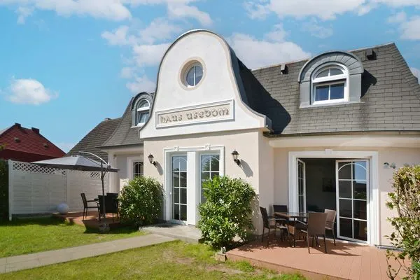 Fassade / Eingang Haus Usedom Fewo MeeresLuft mit Sonnenterrasse und nur 350 m zum Strand