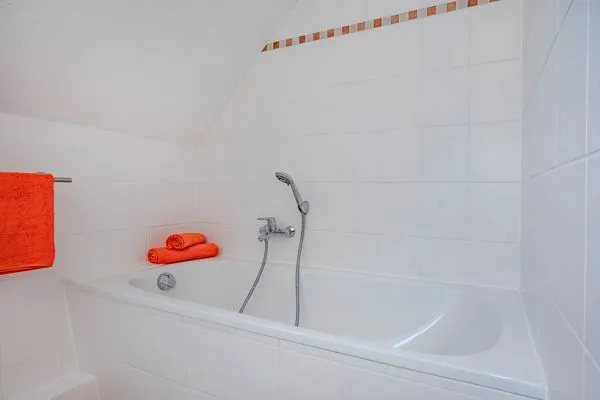Badezimmer  Ferienhaus Golfblick mit Sonnenterrasse und Kamin